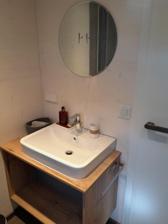Tiny House Am Elsbach In Der Bayerischen Rhoen. Apartment